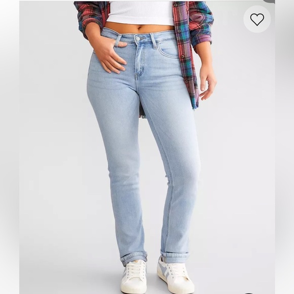 Kancan Kurvy Mid-Rise Straight Stretch Jean - Picture 1 of 8